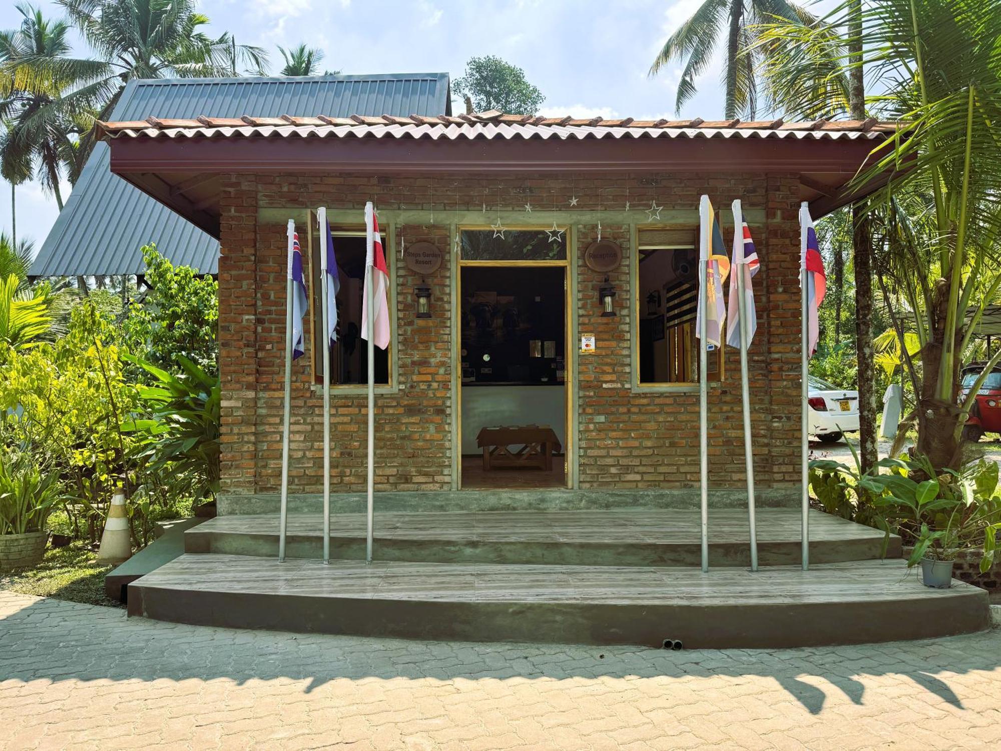 Steps Garden Resort Negombo Exterior foto